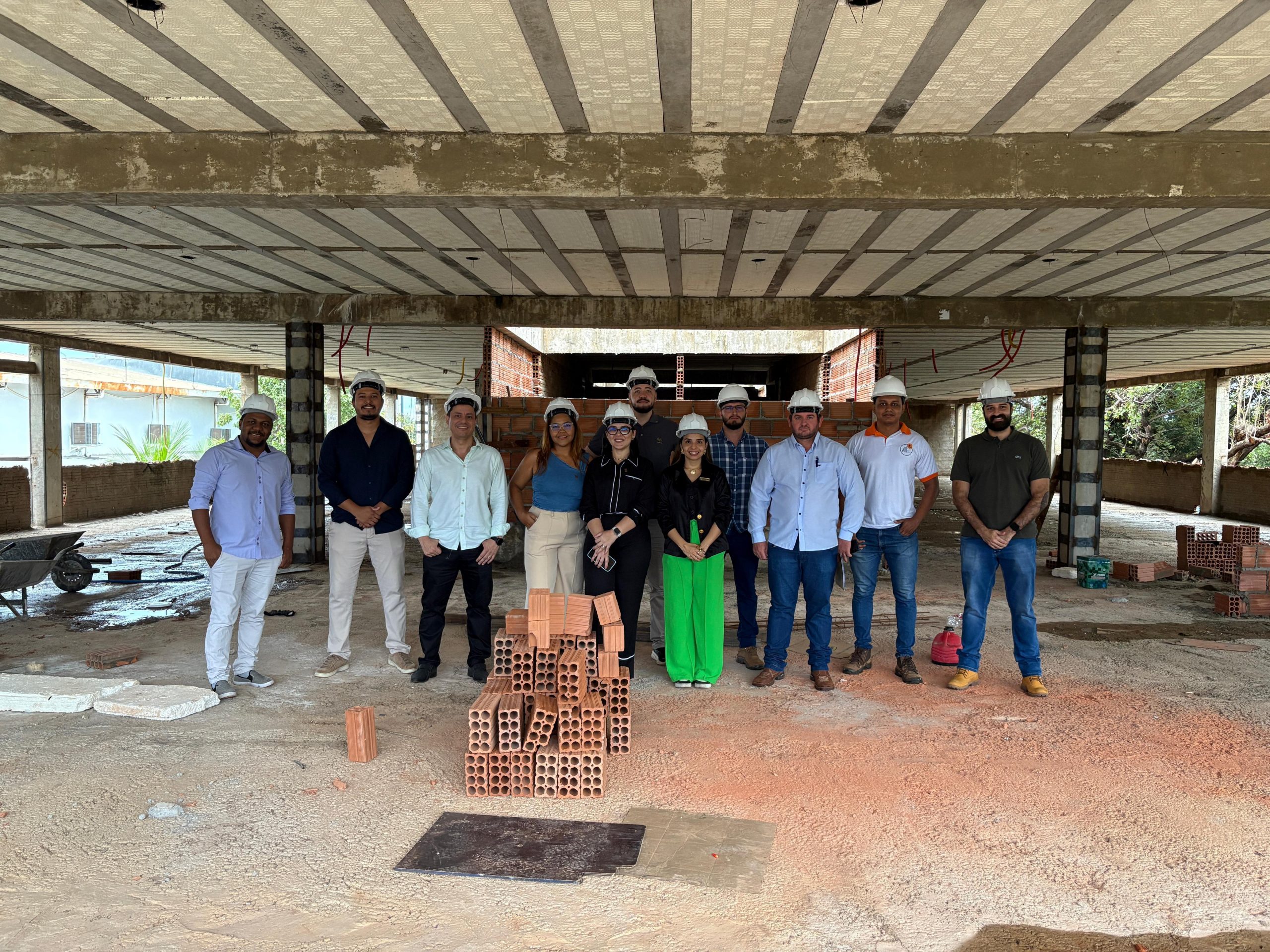 Agentes do Crea Presente e conselheiros do Crea-TO visitam obra da nova ...